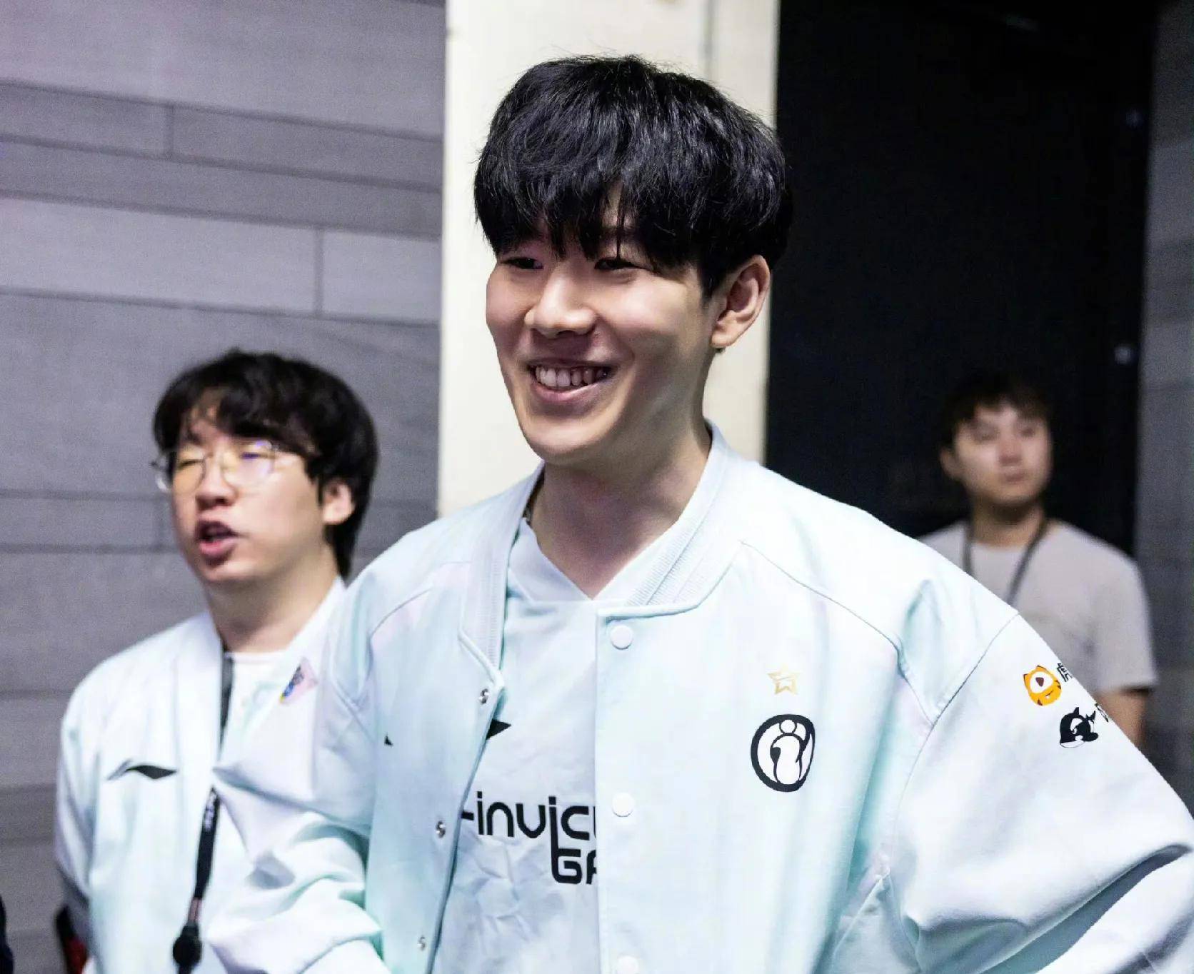 和娴熟的技 和娴熟的技